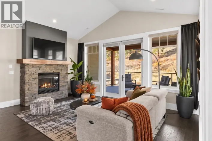 4000 Redstone Crescent Unit# 221, Peachland