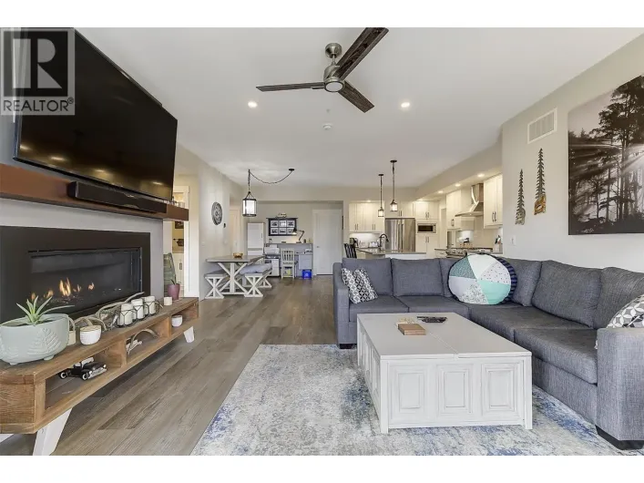 4000 Redstone Crescent Unit# 222, Peachland