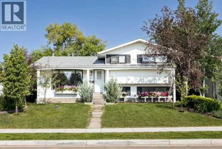 4003 53 Avenue, Innisfail