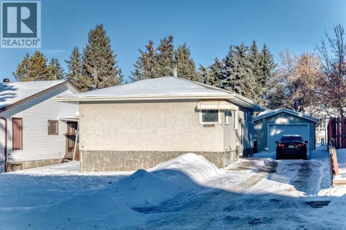 4006 50 Avenue, Ponoka