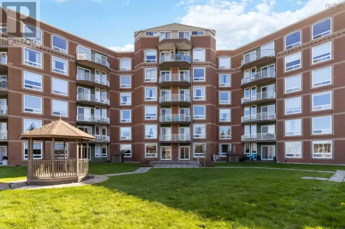 401 10 Regency Park Drive, Halifax