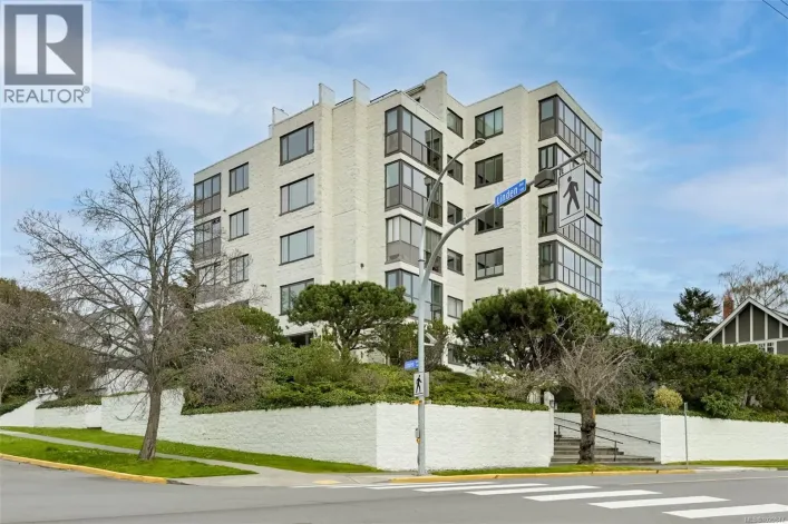 401 1204 Fairfield Rd, Victoria