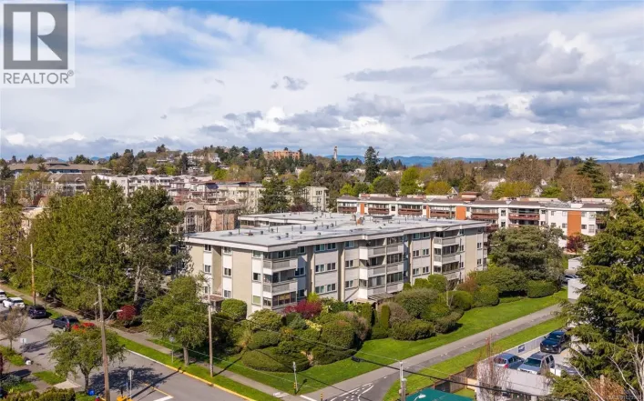 401 1525 Hillside Ave, Victoria