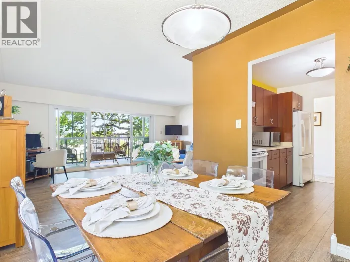 401 1665 Oak Bay Ave, Victoria