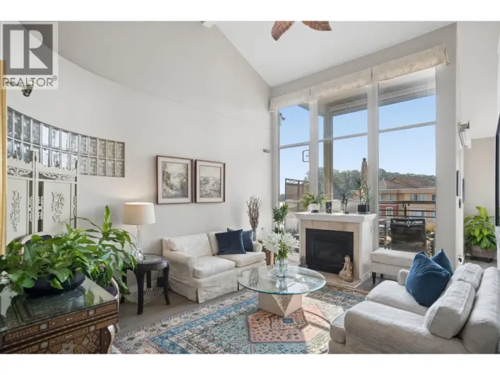 401 2 RENAISSANCE SQUARE, New Westminster