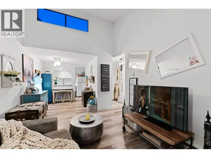 401 2173 W 6 AVENUE, Vancouver