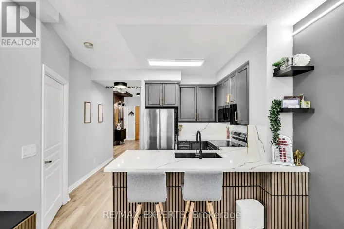 401 - 220 BURNHAMTHORPE ROAD, Mississauga