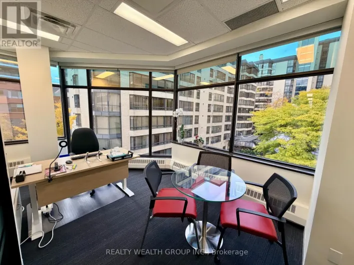 401 - 250 DUNDAS STREET W, Toronto