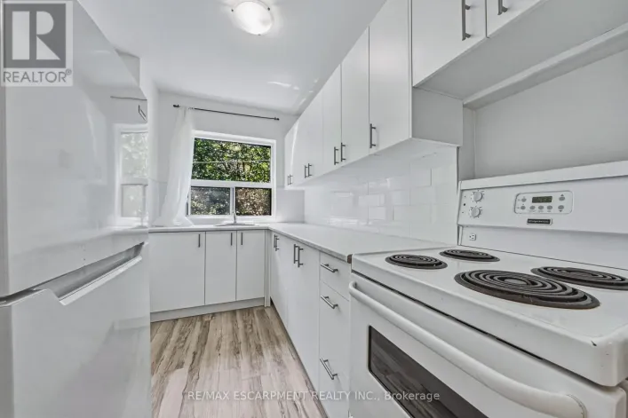 401 - 325A JAMES STREET S, Hamilton