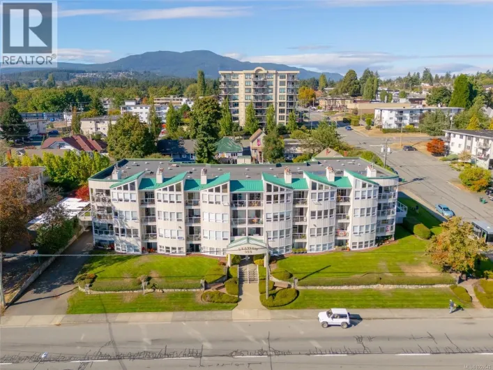 Apartment for sale: 401 355 Stewart Ave, Nanaimo