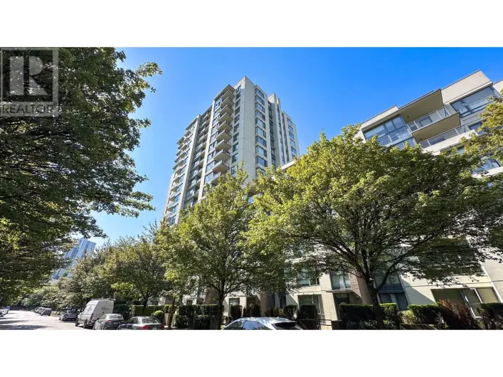 401 3588 CROWLEY DRIVE, Vancouver