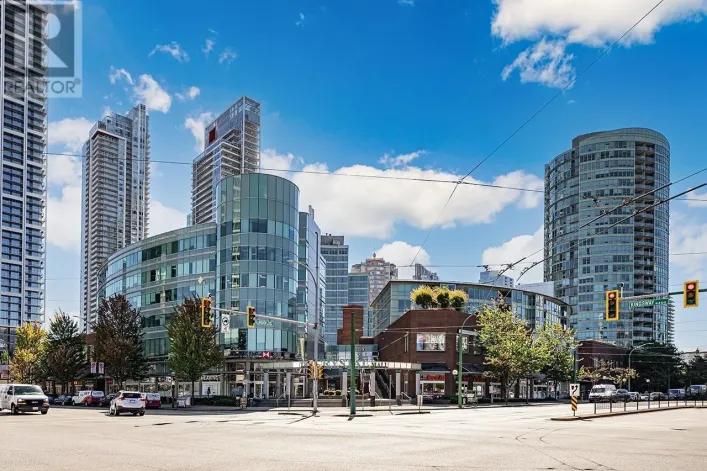 401 4538 KINGSWAY, Burnaby