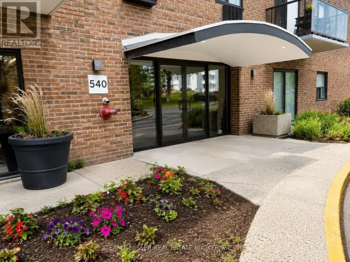 401 - 540 PROUDFOOT LANE, London North