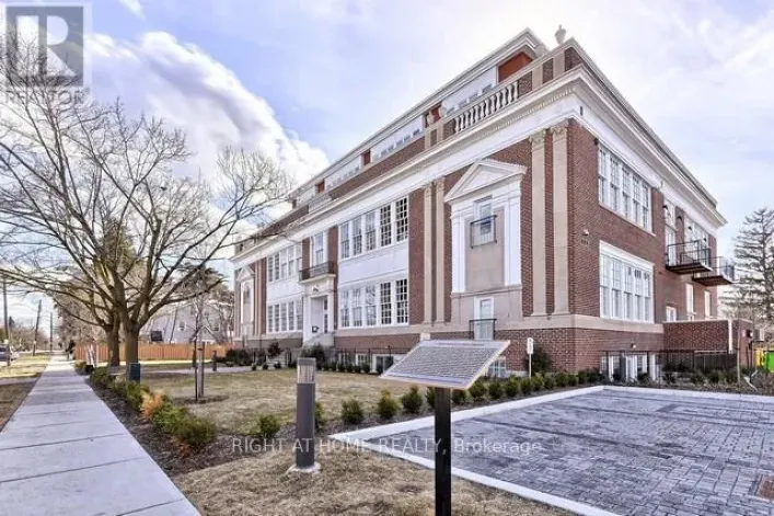 401 - 64 WELLS STREET, Aurora