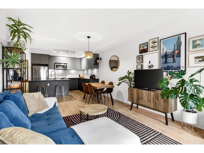 401 6440 194 STREET, Surrey