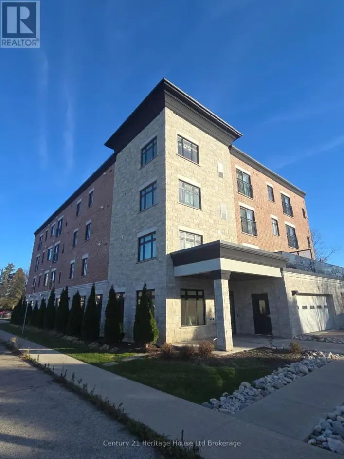 401 - 71 METCALF STREET, Woodstock