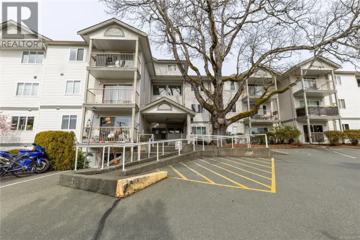 401 840 Braidwood Rd, Courtenay