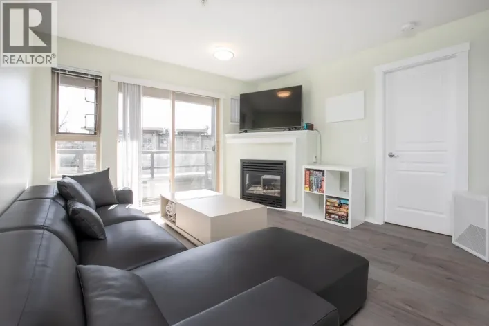 401 9319 UNIVERSITY CRESCENT, Burnaby