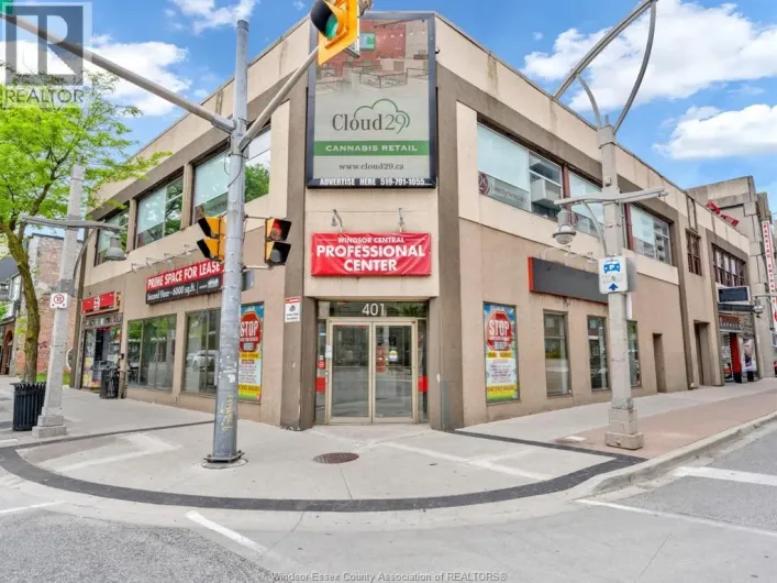 401 OUELLETTE AVENUE, Windsor