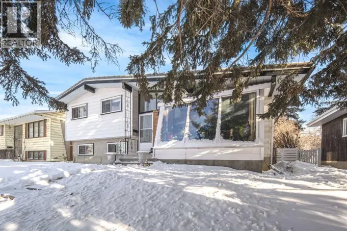 4012 Varsity Drive NW, Calgary