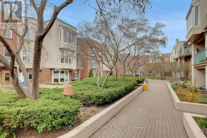 401D - 1 COLUMBUS AVENUE, Ottawa