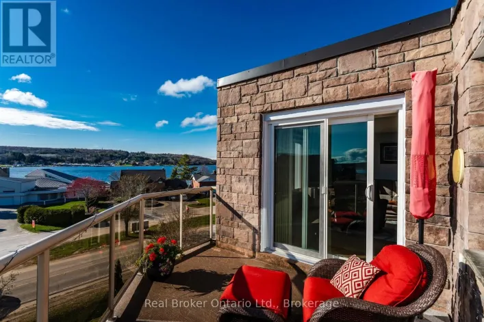 402 - 11 BECK BOULEVARD, Penetanguishene