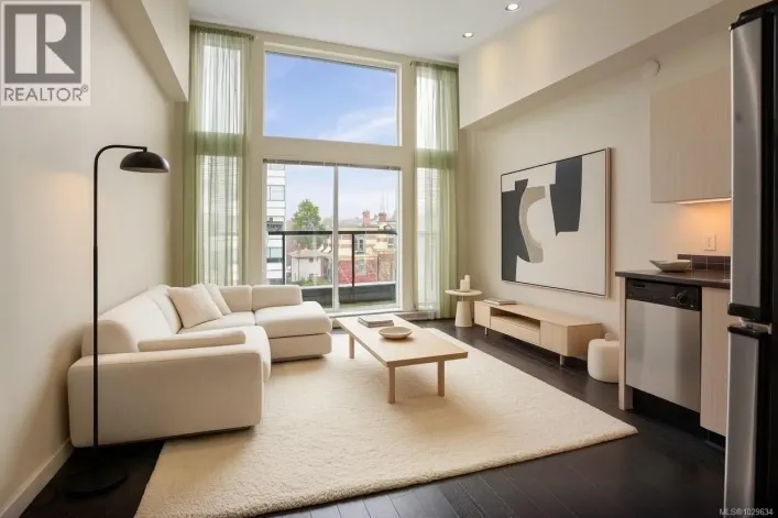 402 1121 Fort St, Victoria