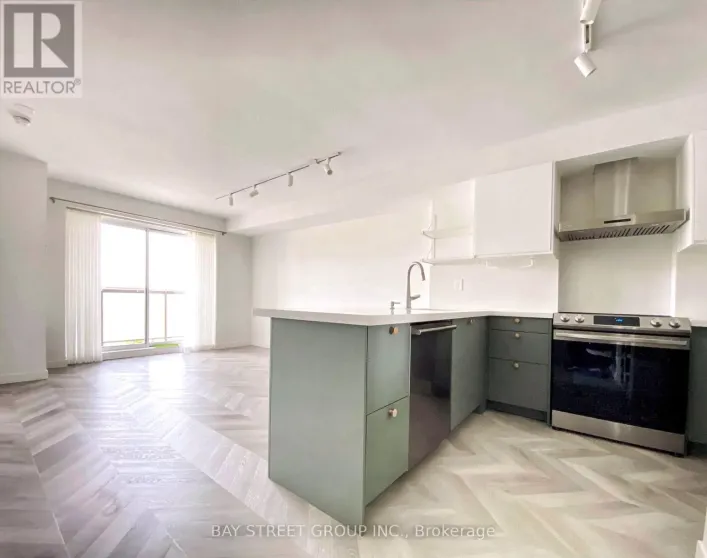 402 - 140 BATHURST STREET, Toronto