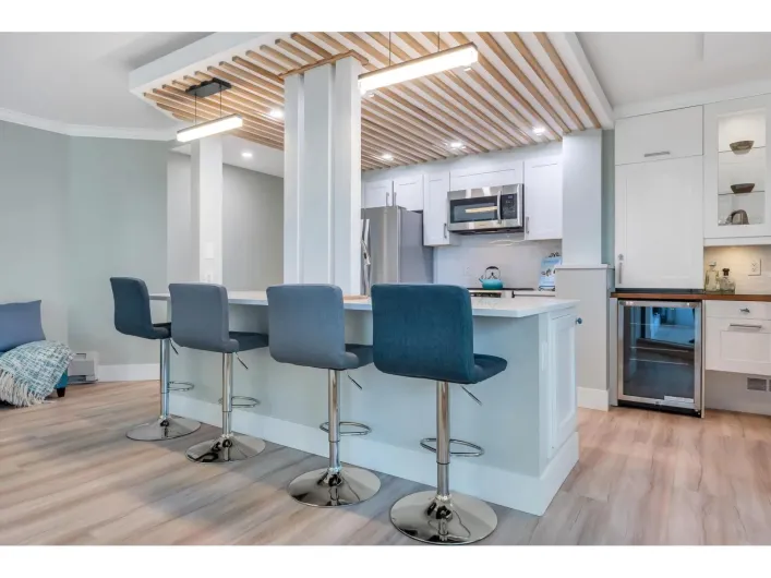 402 1480 FOSTER STREET, White Rock