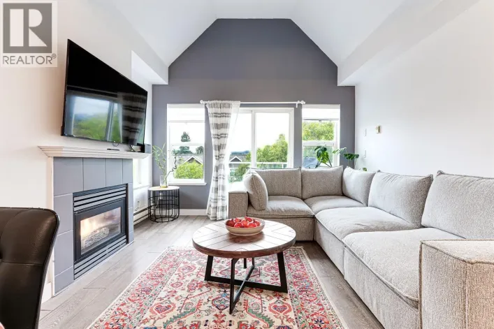 402 1558 GRANT AVENUE, Port Coquitlam