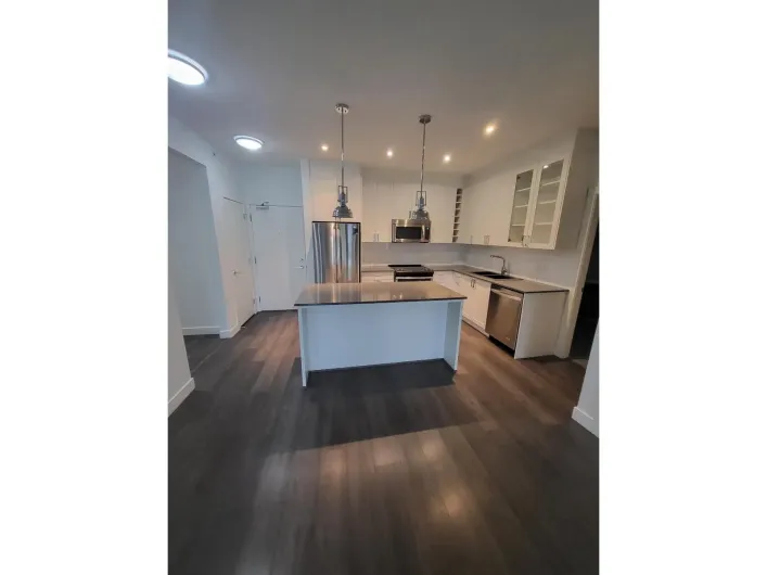 402 16398 AVENUE 64 AVENUE, Surrey