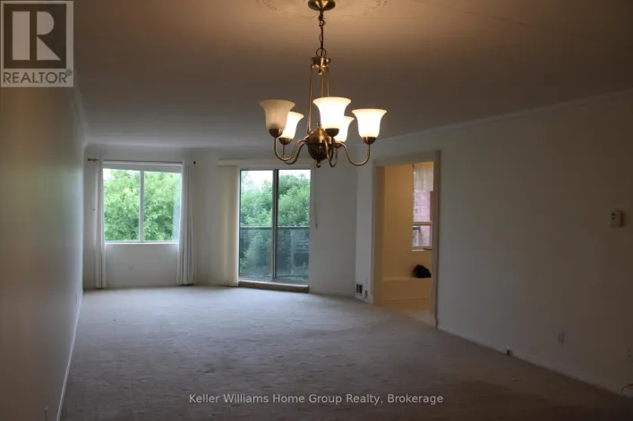 402 - 215 SCOTLAND STREET, Centre Wellington