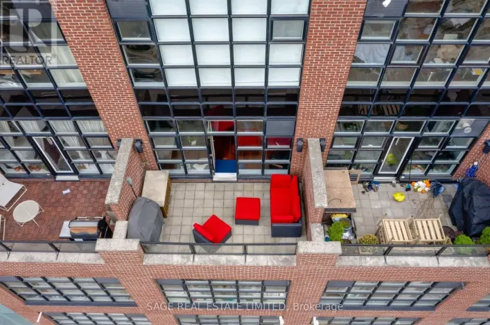 402 - 261 KING STREET E, Toronto