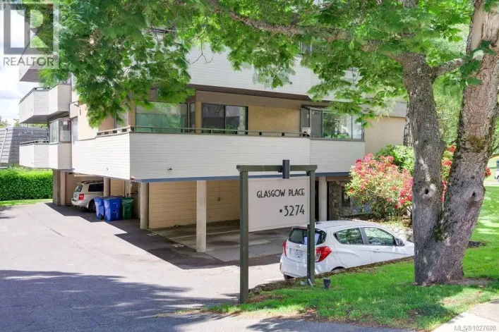 402 3274 Glasgow Ave, Saanich