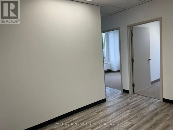 402 - 3335 YONGE STREET, Toronto