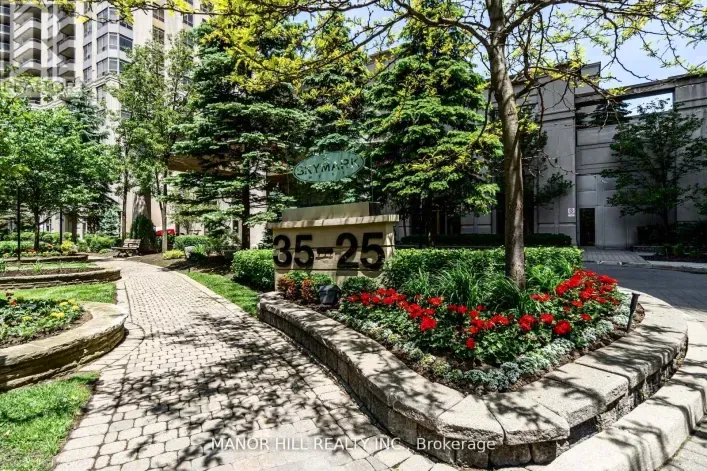 Apartment for sale: 402 - 35 KINGSBRIDGE GARDEN CIRCLE, Mississauga