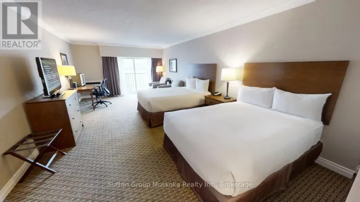 402 - 402 BAYSHORE - DEERHURST DRIVE, Huntsville