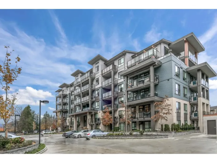 402 45497 CAMPUS DRIVE|Garrison Crossing, Chilliwack