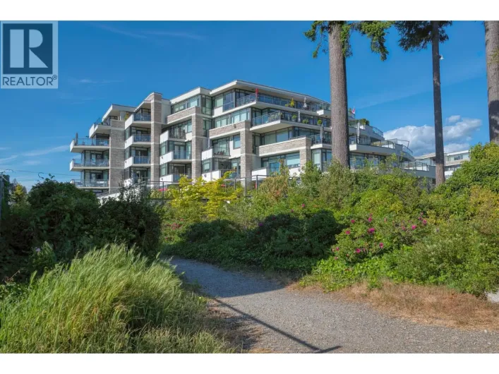 402 5725 TEREDO STREET, Sechelt