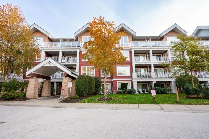 402 6450 194 STREET, Surrey