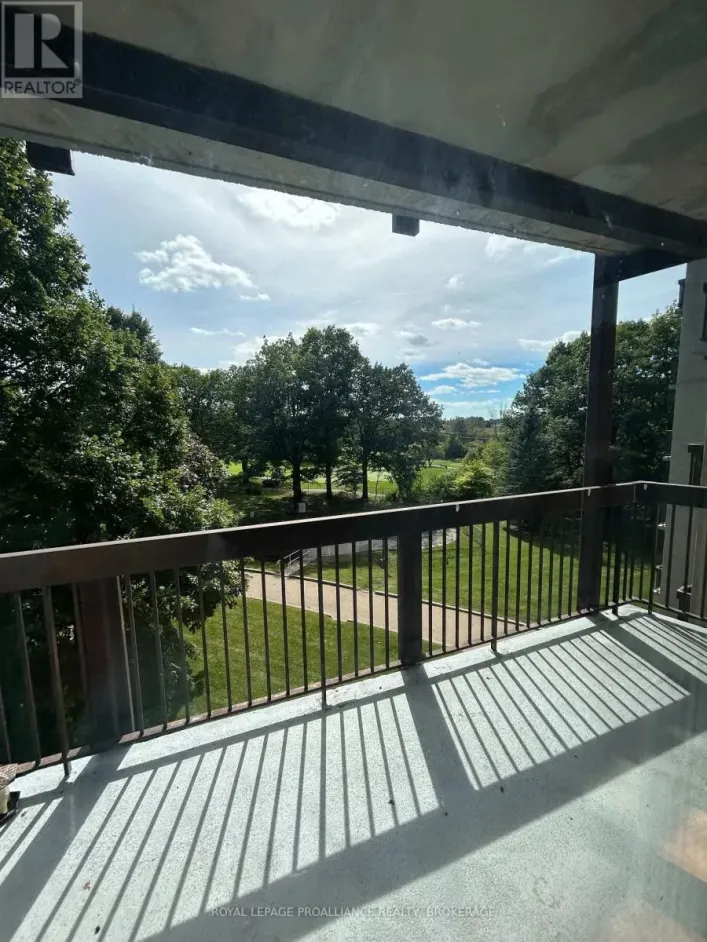 402 - 66 GREENVIEW DRIVE, Kingston