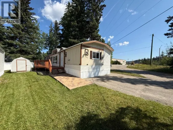 402, 700 Carmichael Lane, Hinton