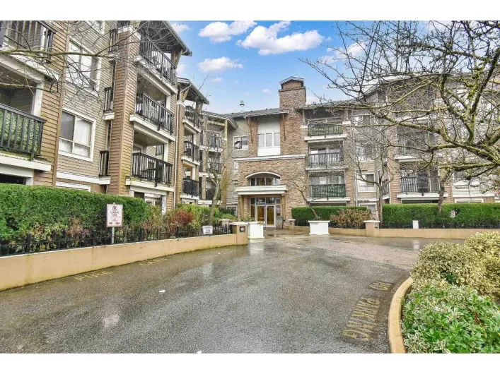 402 8915 202 STREET, Langley