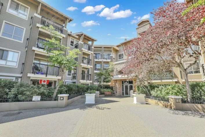 402 8915 202 STREET, Langley