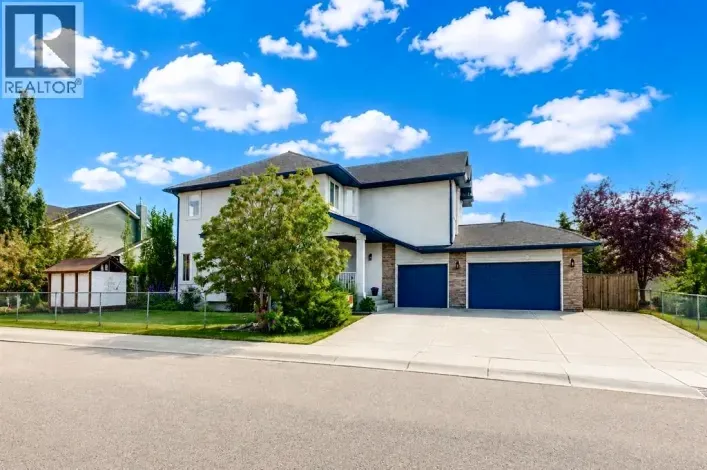 402 Fairways Mews NW, Airdrie