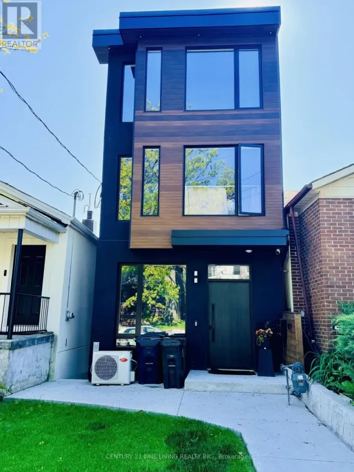 402 MCROBERTS AVENUE, Toronto