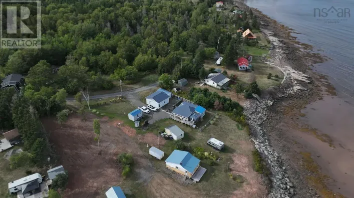 402 SMITH POINT Road, Fox Harbour