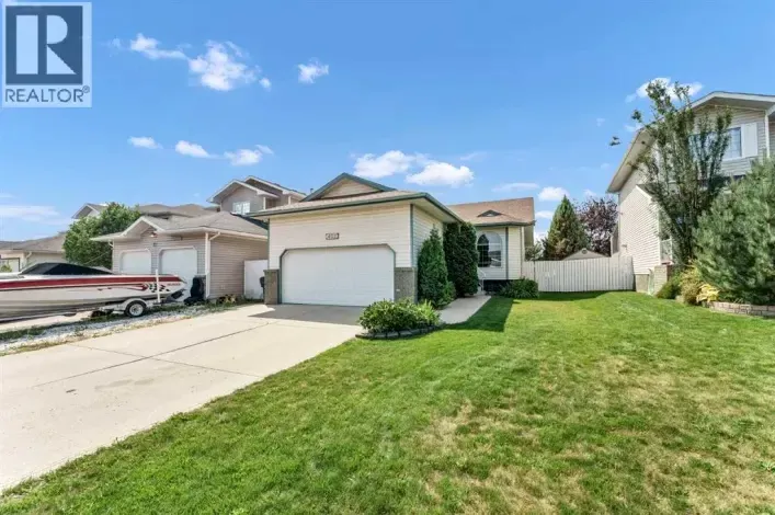 402 Stratton Way SE, Medicine Hat