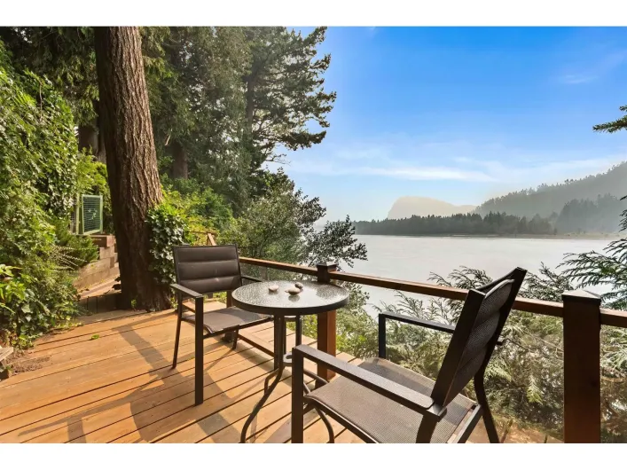 402 WATER AVENUE|Hope, Hope