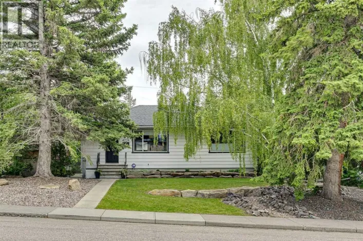 4024 Grove Hill Road SW, Calgary